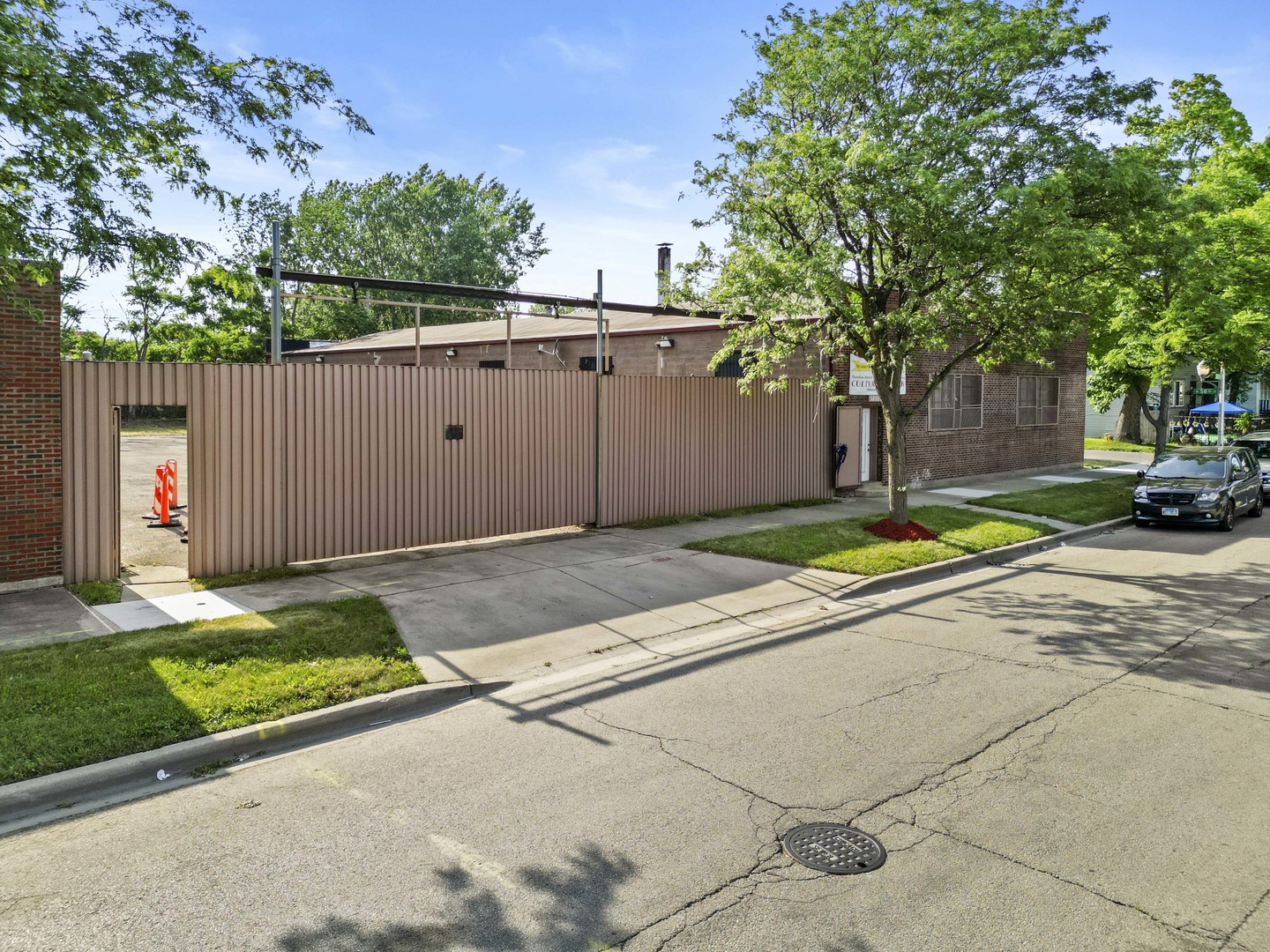 5800 S Hoyne Avenue
