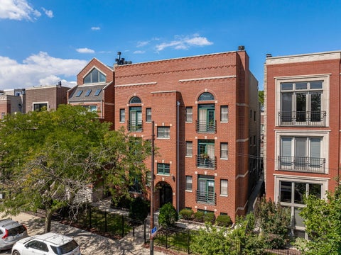 Photo of 1916 W Belmont Avenue #2E, Chicago, IL 60657 (MLS # 12746243)