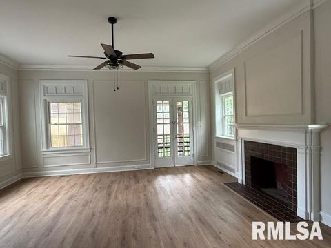 Tiny photo for 716 NORTH Street, Mt Vernon, IL 62864 (MLS # EB458929)