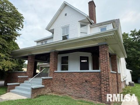 Photo of 716 NORTH Street, Mt Vernon, IL 62864 (MLS # EB458929)