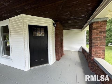 Tiny photo for 716 NORTH Street, Mt Vernon, IL 62864 (MLS # EB458929)