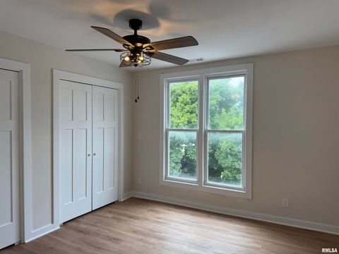 Tiny photo for 716 NORTH Street, Mt Vernon, IL 62864 (MLS # EB458929)