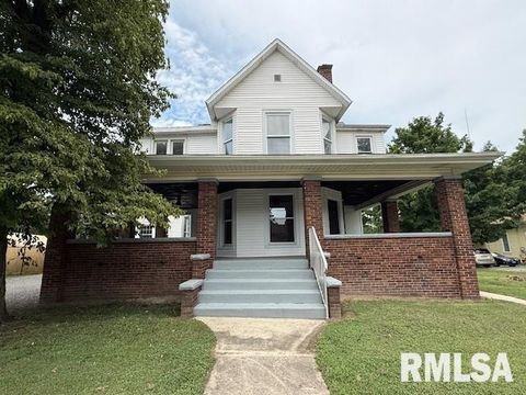 Tiny photo for 716 NORTH Street, Mt Vernon, IL 62864 (MLS # EB458929)