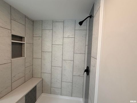 Tiny photo for 716 NORTH Street, Mt Vernon, IL 62864 (MLS # EB458929)