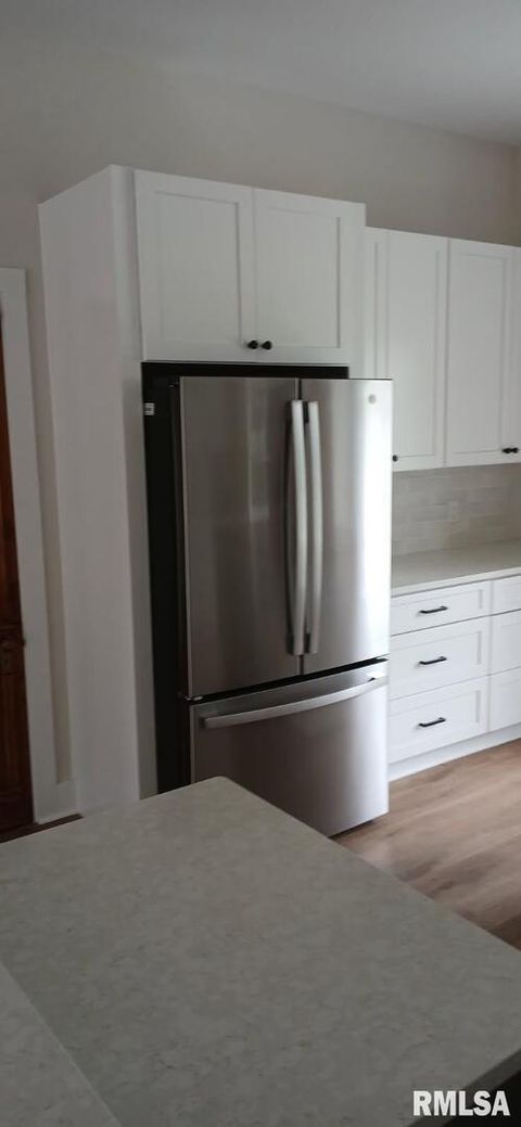 Tiny photo for 716 NORTH Street, Mt Vernon, IL 62864 (MLS # EB458929)