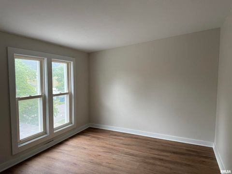 Tiny photo for 716 NORTH Street, Mt Vernon, IL 62864 (MLS # EB458929)