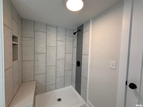 Tiny photo for 716 NORTH Street, Mt Vernon, IL 62864 (MLS # EB458929)