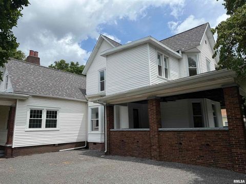 Tiny photo for 716 NORTH Street, Mt Vernon, IL 62864 (MLS # EB458929)