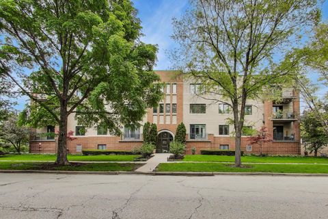 Tiny photo for 115 N Clifton Avenue #101, Park Ridge, IL 60068 (MLS # 12635944)