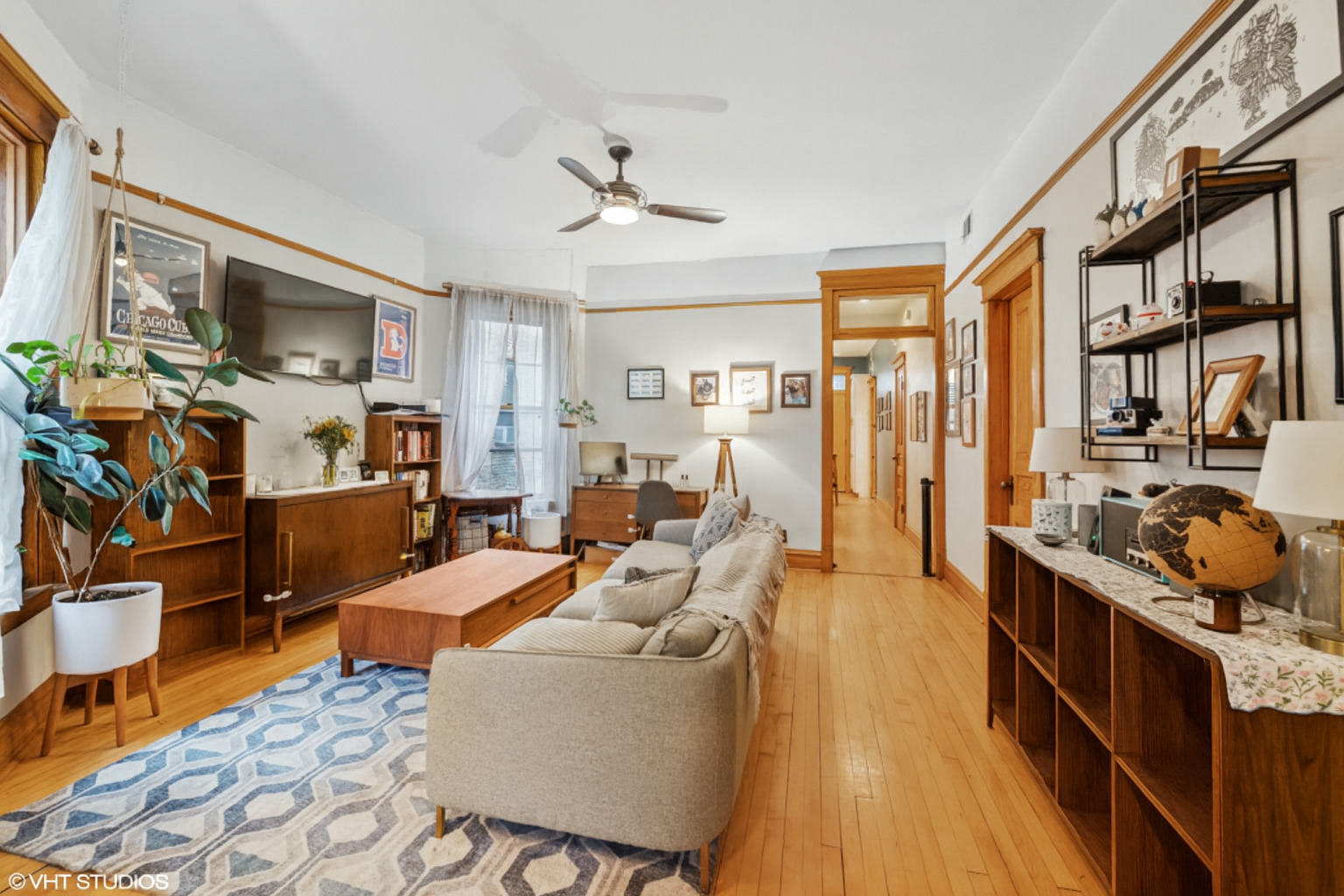 2421 N Sawyer Avenue 1