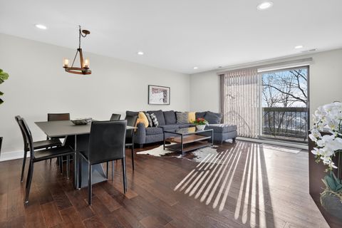 Tiny photo for 711 S River Road #617, Des Plaines, IL 60016 (MLS # 12567920)