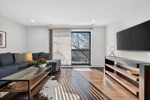 Tiny photo for 711 S River Road #617, Des Plaines, IL 60016 (MLS # 12567920)