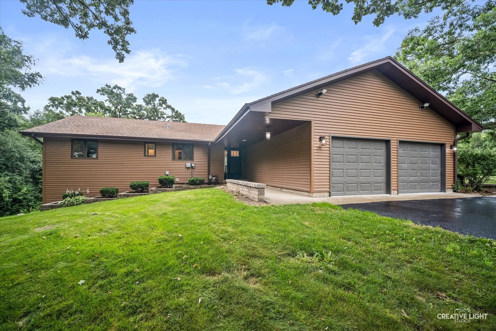10033 W Hillshire Drive