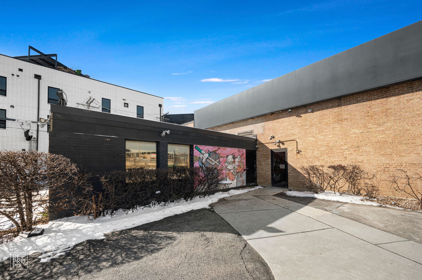 1322 W Walton Street