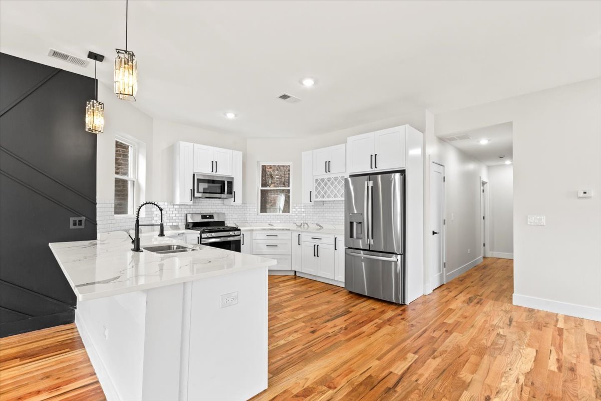 6128 S Rhodes Avenue 2