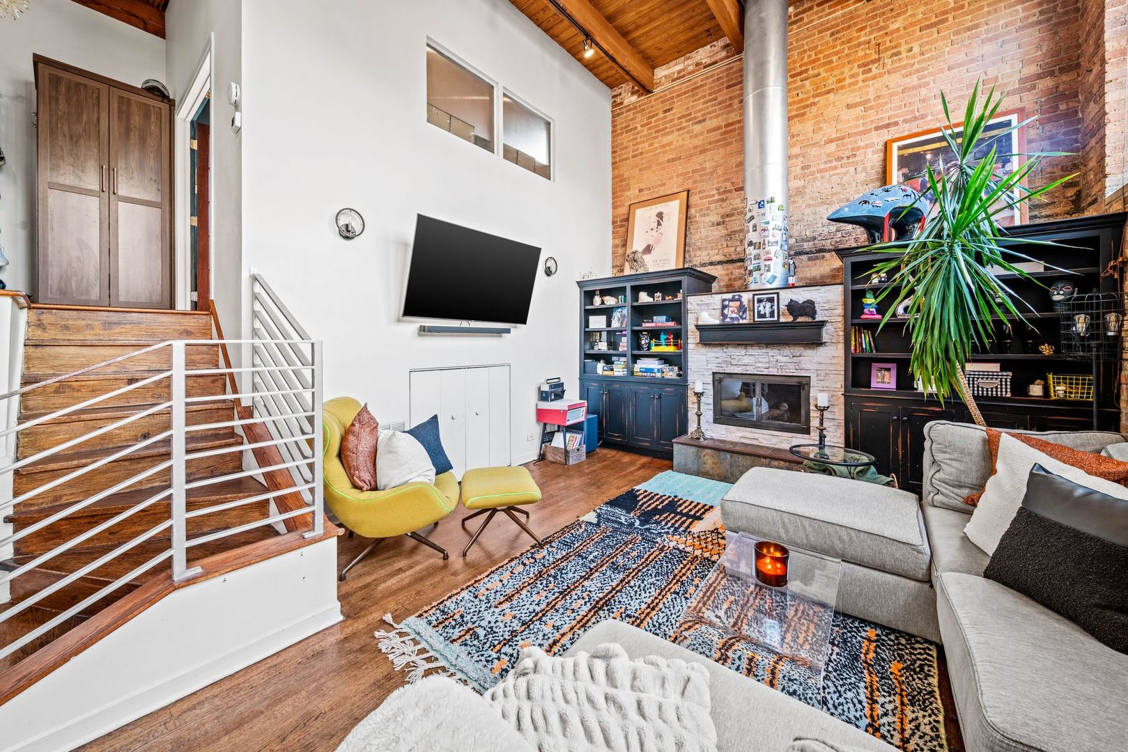 2222 N Racine Avenue 13