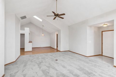 Tiny photo for 144 Canterbury Court, Bloomingdale, IL 60108 (MLS # 12613532)