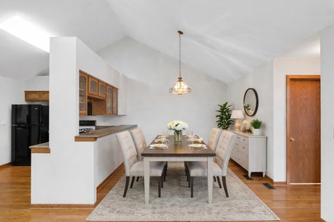 Tiny photo for 144 Canterbury Court, Bloomingdale, IL 60108 (MLS # 12613532)