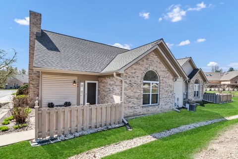 Photo of 144 Canterbury Court, Bloomingdale, IL 60108 (MLS # 12613532)