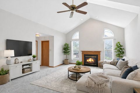 Tiny photo for 144 Canterbury Court, Bloomingdale, IL 60108 (MLS # 12613532)