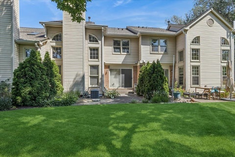 Tiny photo for 1315 Cheswick Court #C, Wheeling, IL 60090 (MLS # 12687166)