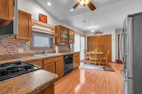 Tiny photo for 216 Timber Oaks Drive, North Aurora, IL 60542 (MLS # 12491279)