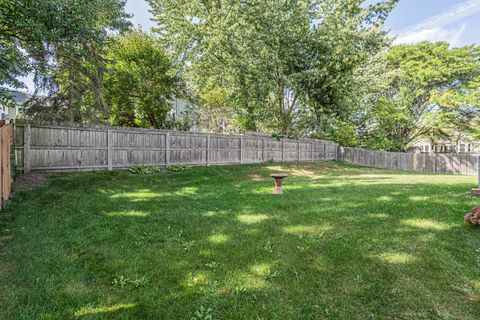 Tiny photo for 216 Timber Oaks Drive, North Aurora, IL 60542 (MLS # 12491279)