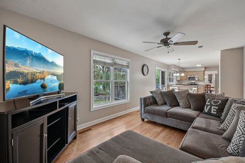 Tiny photo for 368 Pinoak Drive, Bartlett, IL 60103 (MLS # 12499785)