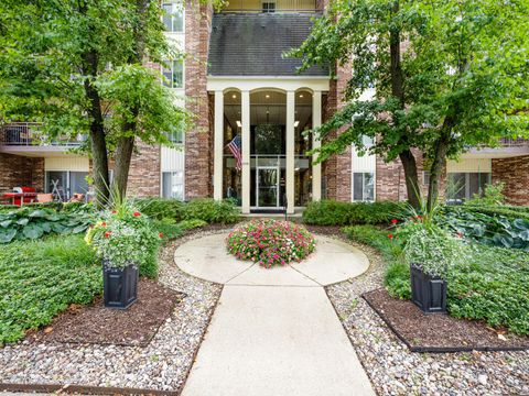 Tiny photo for 4900 Forest Avenue #108, Downers Grove, IL 60515 (MLS # 12489476)