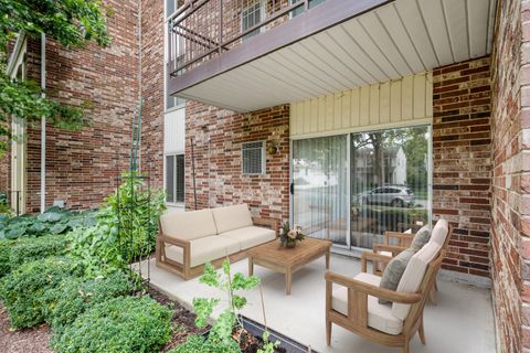 Tiny photo for 4900 Forest Avenue #108, Downers Grove, IL 60515 (MLS # 12489476)