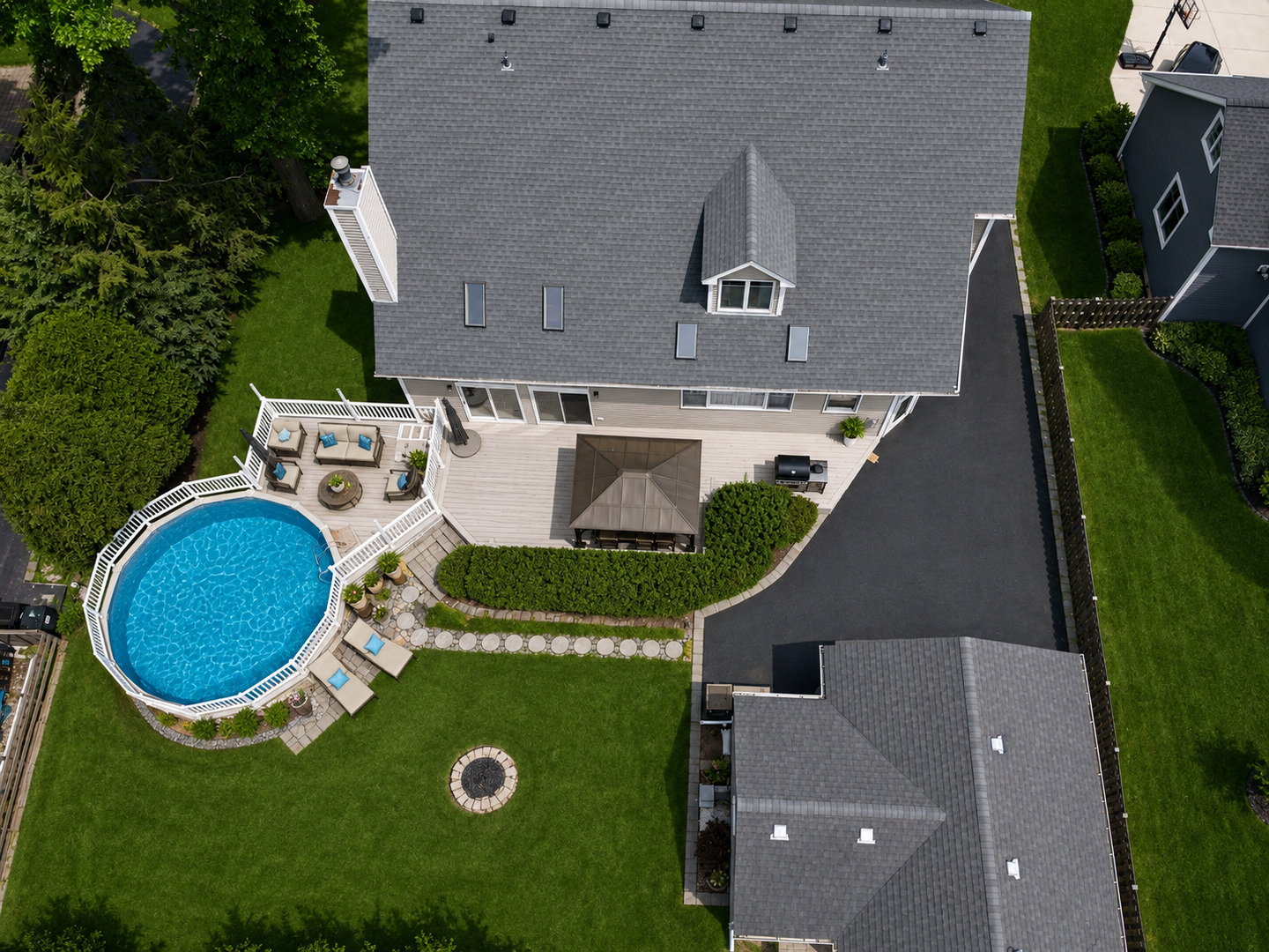 Properties 1 323 N Pleasant Road