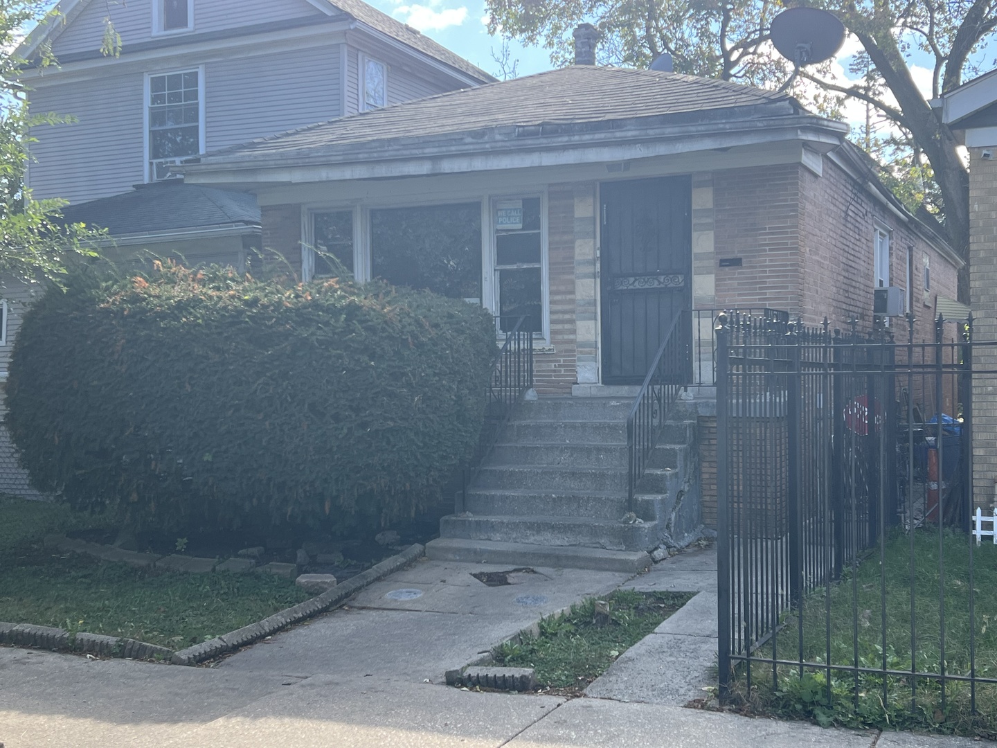 2115 W 68th Place