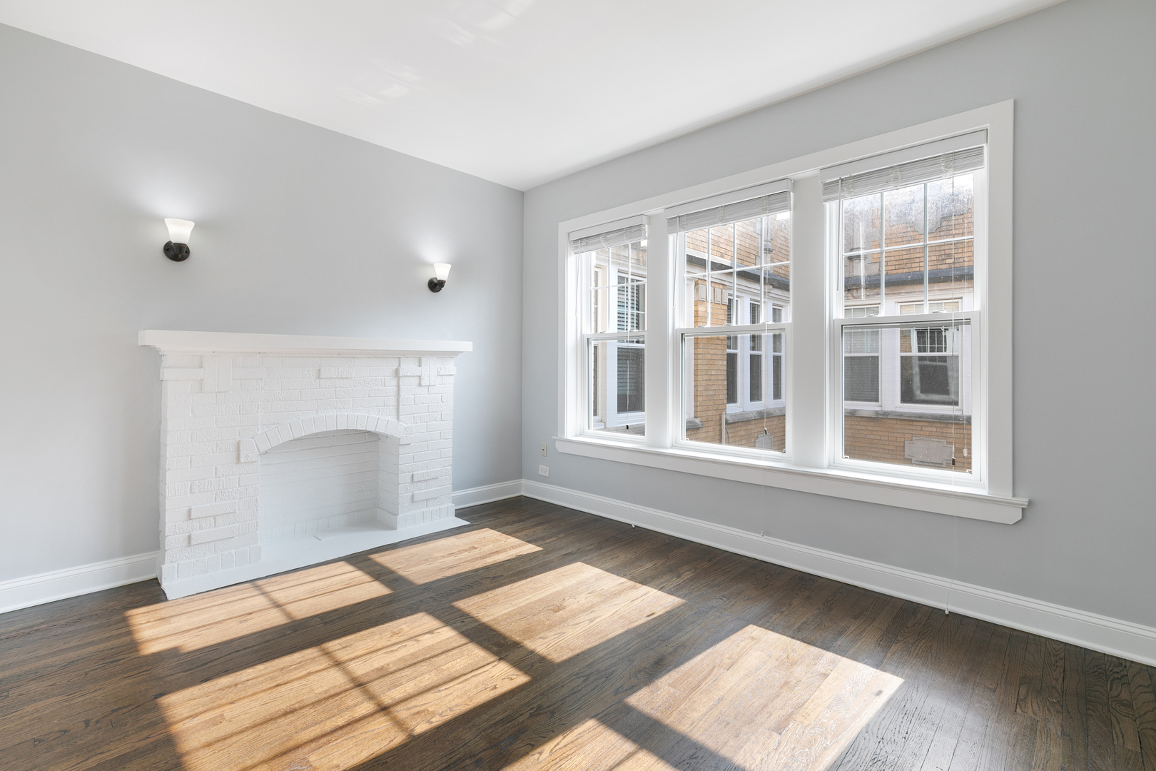 1110 W Glenlake Avenue 2