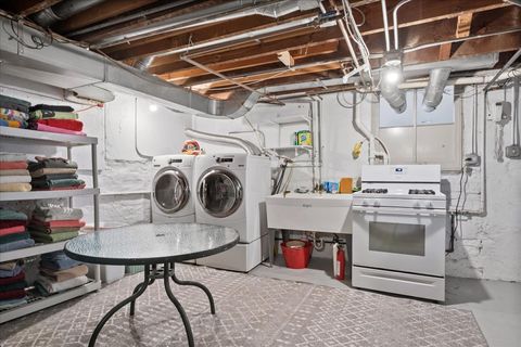 Tiny photo for 516 Greenwood Street, Evanston, IL 60201 (MLS # 12609366)