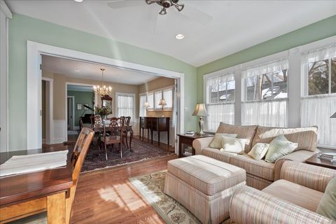 Tiny photo for 516 Greenwood Street, Evanston, IL 60201 (MLS # 12609366)