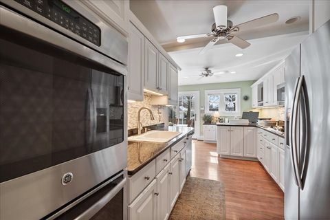 Tiny photo for 516 Greenwood Street, Evanston, IL 60201 (MLS # 12609366)