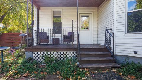 Tiny photo for 802 S Madison Street, Bloomington, IL 61701 (MLS # 12494787)