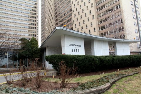 Photo of 3950 N LAKE SHORE Drive #801, Chicago, IL 60613 (MLS # 12599160)