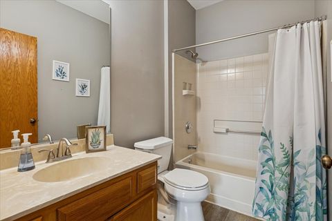 Tiny photo for 420 Chesterfield Court #420, Oswego, IL 60543 (MLS # 12519175)