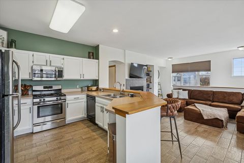 Tiny photo for 420 Chesterfield Court #420, Oswego, IL 60543 (MLS # 12519175)