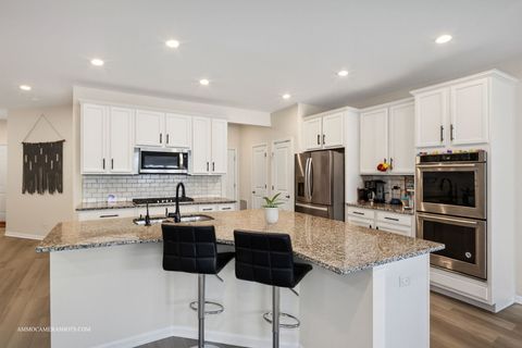 Tiny photo for 534 Watercress Drive, Aurora, IL 60504 (MLS # 12571582)