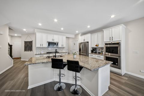 Tiny photo for 534 Watercress Drive, Aurora, IL 60504 (MLS # 12571582)