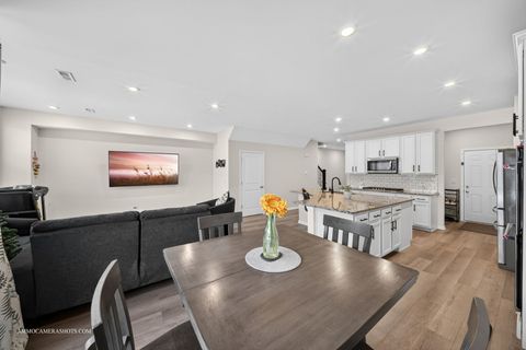 Tiny photo for 534 Watercress Drive, Aurora, IL 60504 (MLS # 12571582)