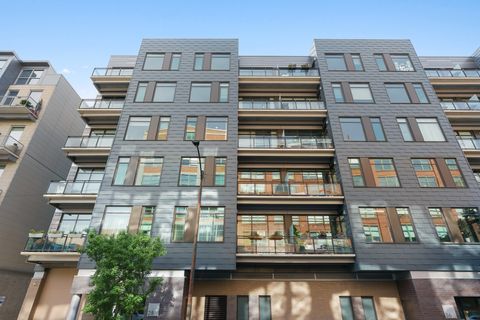 28 N Carpenter Street 4S Chicago IL 60607