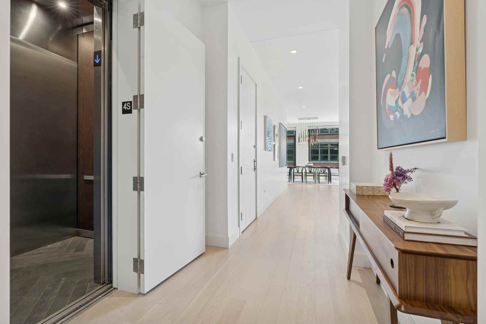28 N Carpenter Street 4S