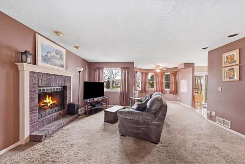 Tiny photo for 2201 Daffodil Drive, Crest Hill, IL 60403 (MLS # 12616822)