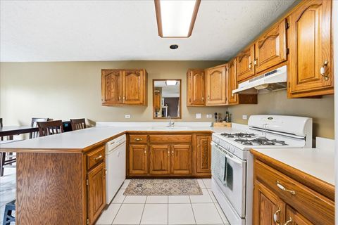 Tiny photo for 2201 Daffodil Drive, Crest Hill, IL 60403 (MLS # 12616822)