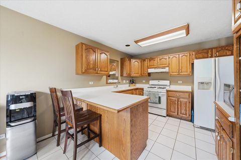 Tiny photo for 2201 Daffodil Drive, Crest Hill, IL 60403 (MLS # 12616822)