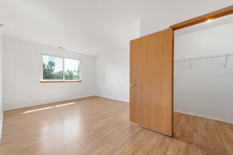 Tiny photo for 941 N Swift Road #301, Addison, IL 60101 (MLS # 12344878)