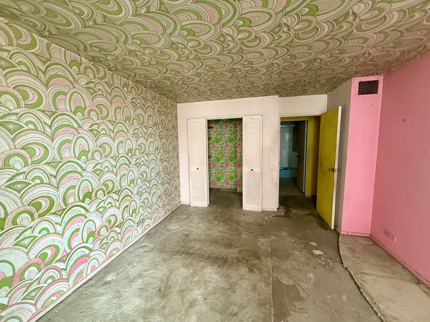 Chicago, Illinois 60660, United States, 1 Bedroom Bedrooms, ,1 BathroomBathrooms,Residential,Active,232653